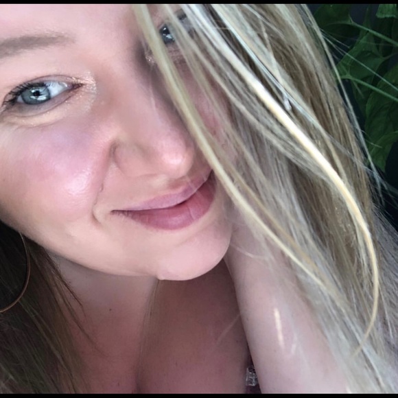 Meet your Posher, Dana - Picture 1 of 1